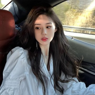 穿风信子蓝的少女